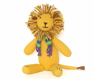Knit Lion Stuffed Lovey | Milwaukee Art Museum