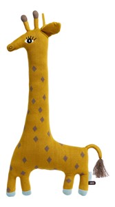 Noah the Giraffe Cushion | Milwaukee Art Museum